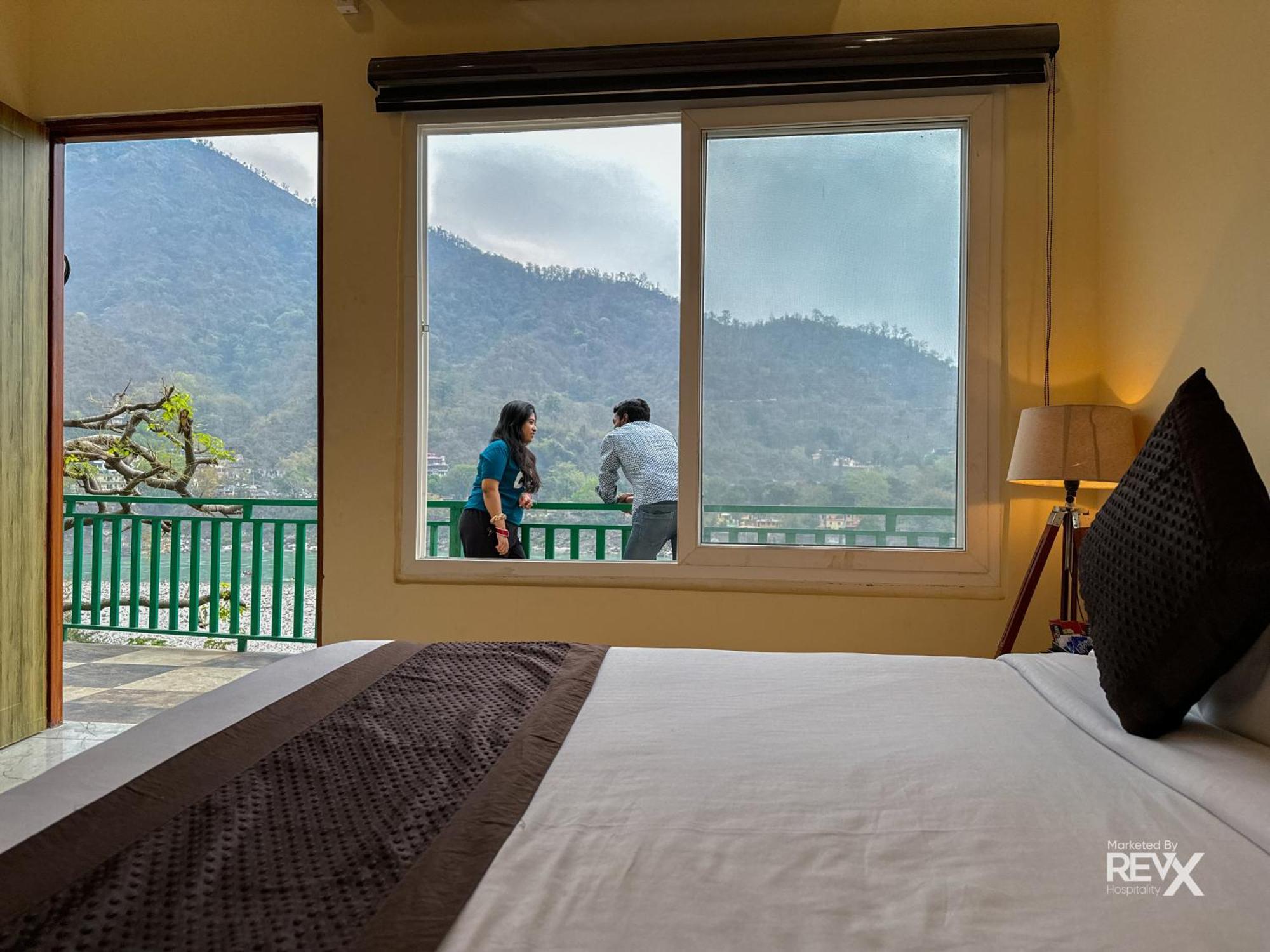 The Leisure Cave On The Ganges Hotel Rishikesh Exterior photo