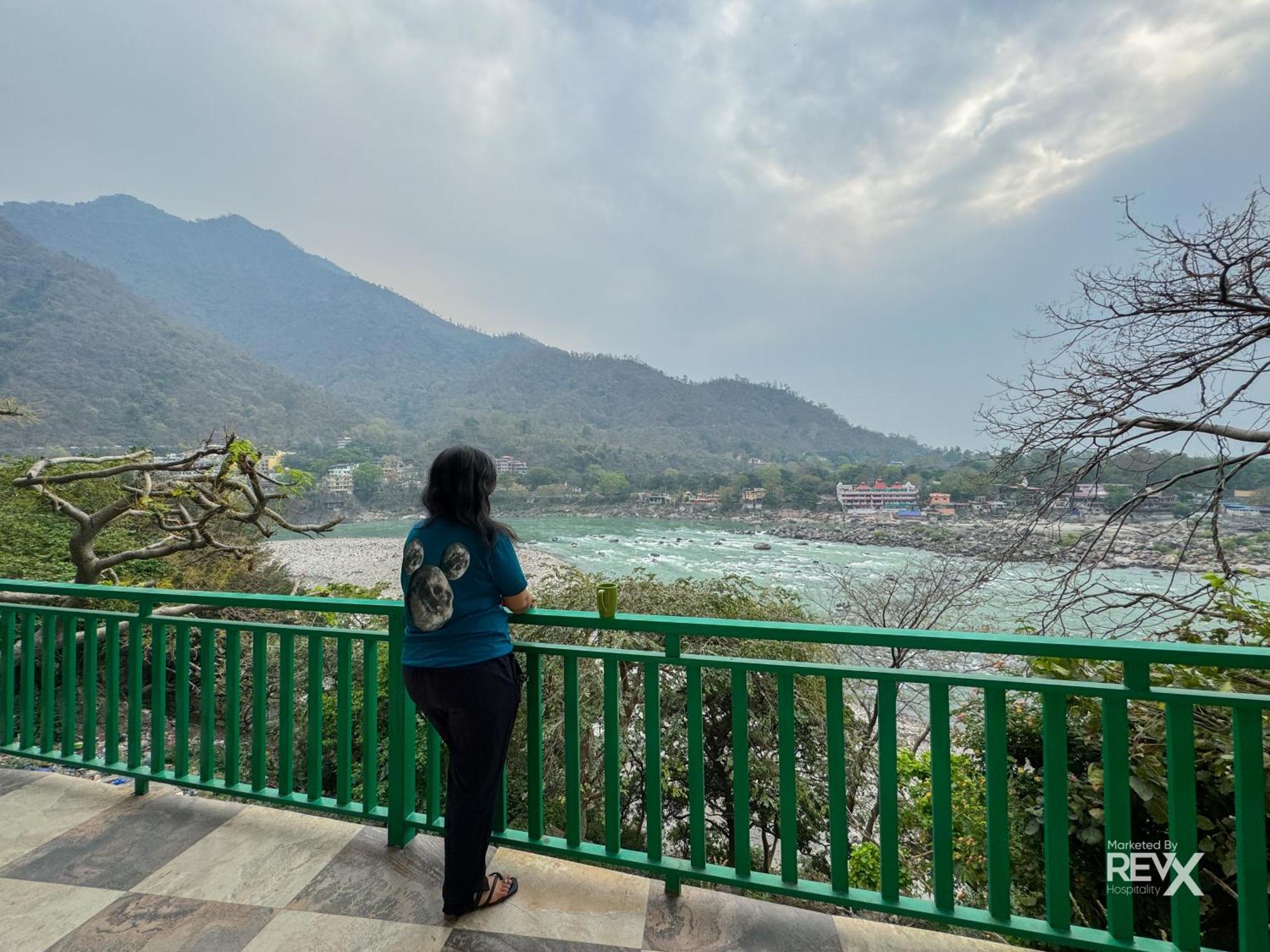 The Leisure Cave On The Ganges Hotel Rishikesh Exterior photo