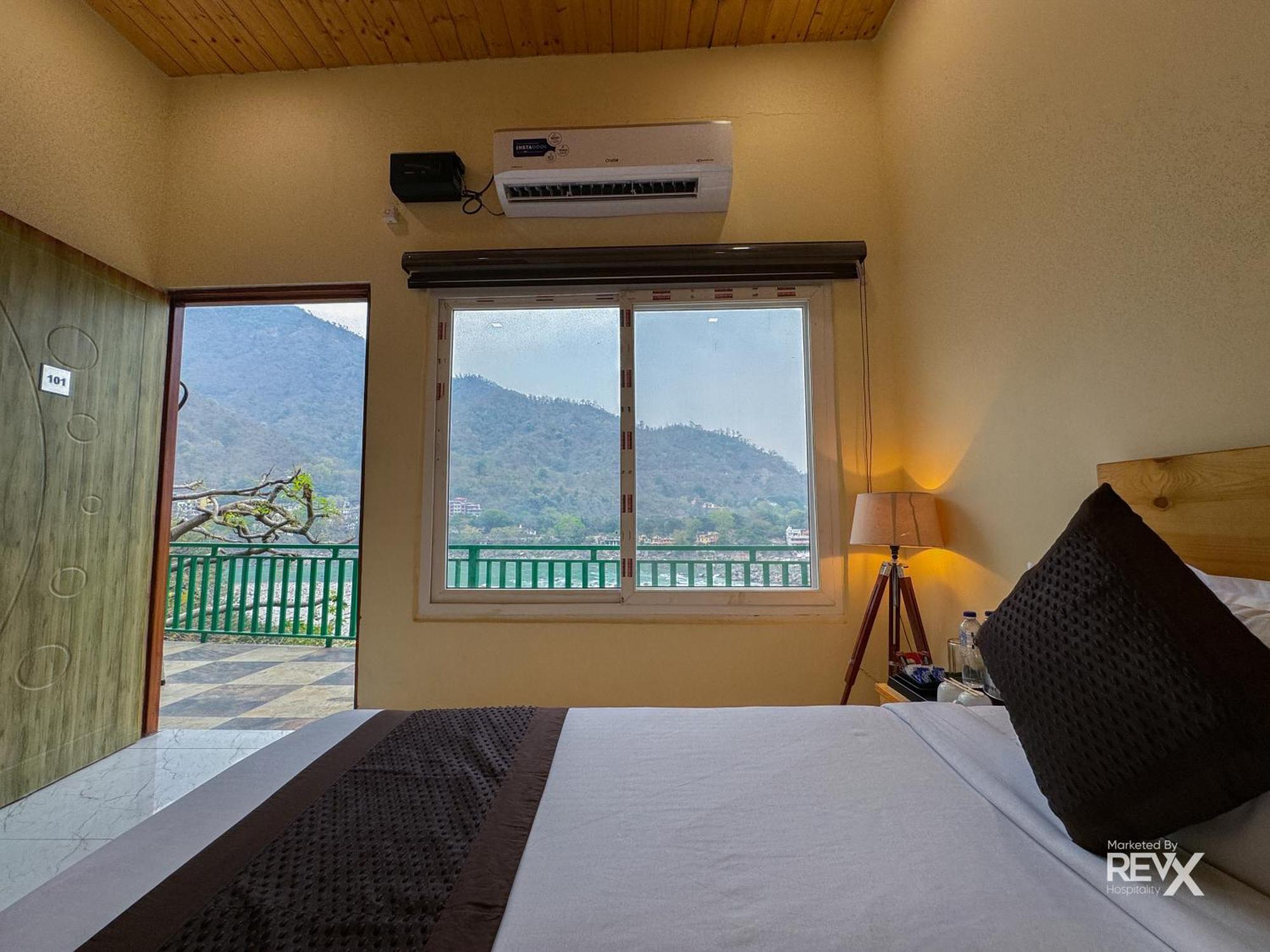 The Leisure Cave On The Ganges Hotel Rishikesh Exterior photo