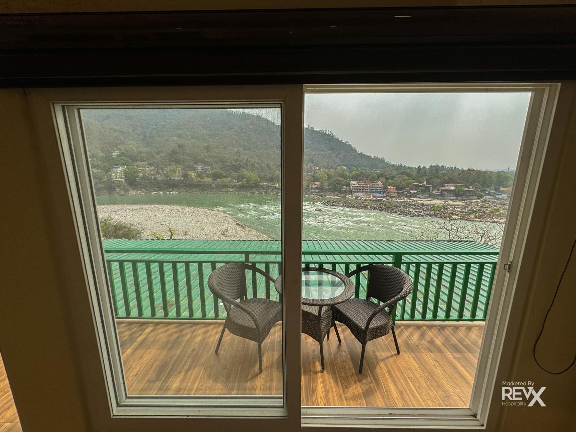 The Leisure Cave On The Ganges Hotel Rishikesh Exterior photo