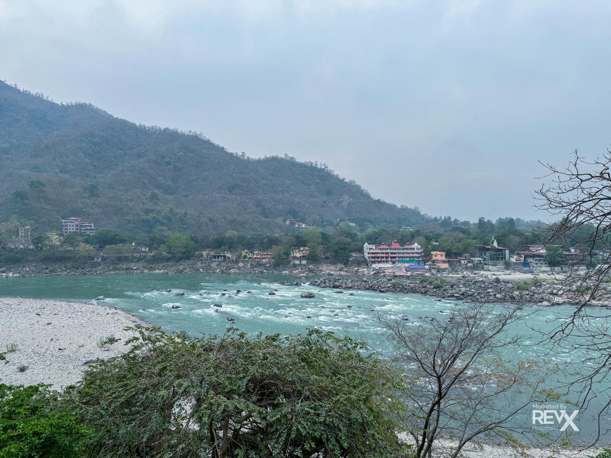 The Leisure Cave On The Ganges Hotel Rishikesh Exterior photo