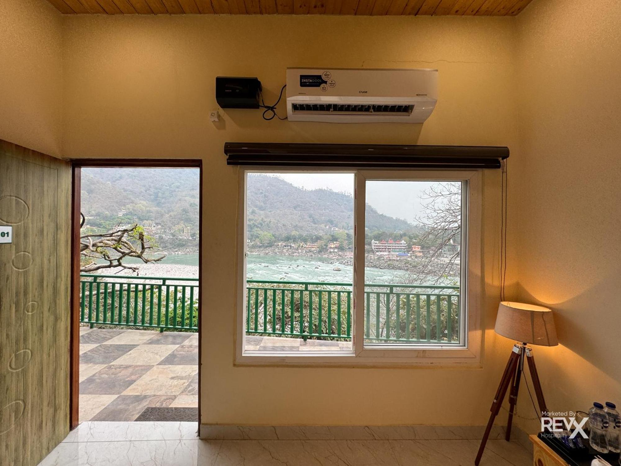 The Leisure Cave On The Ganges Hotel Rishikesh Exterior photo